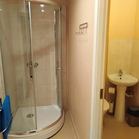 Raina Lux Apartment Apartment